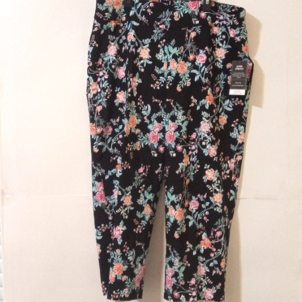 COUNTERPARTS FLORAL BOUQUET CROP PANTS - Black -Super Stretch - SIZE 2X NWT - Picture 6 of 10